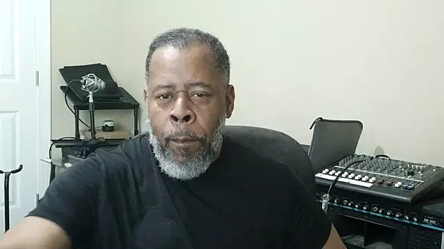 Cleozevo1961 online show from 04/16/26, 03:24