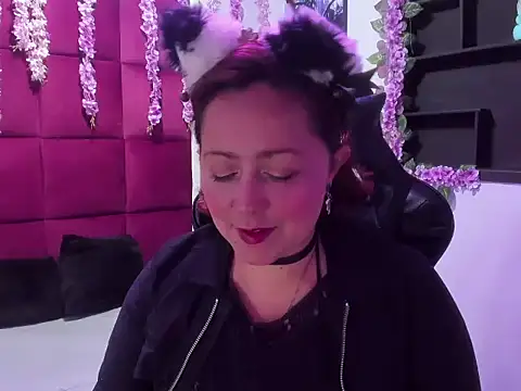 Snapshot of Viooleta_thomson chatting on 02/27/26, 02:55 Viooleta thomson online show from 02/27/26, 02:55