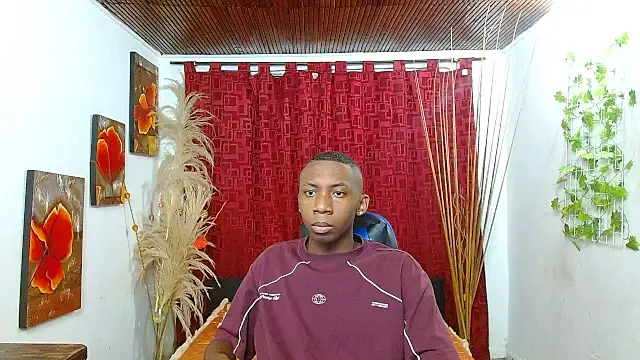 Snapshot of milo018 chatting on 02/22/26, 07:19 milo018 online show from 02/22/26, 07:19