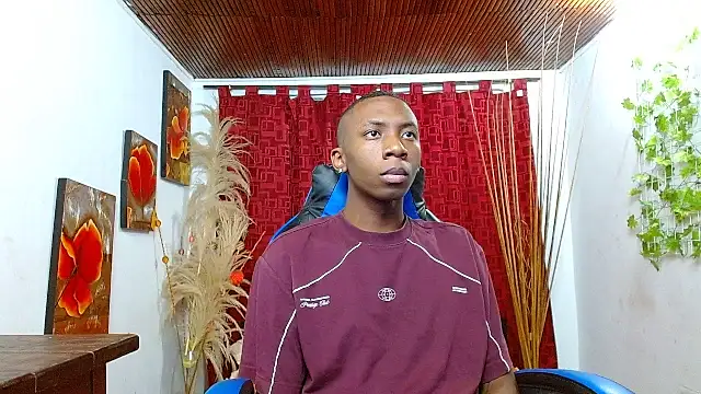 Snapshot of milo018 chatting on 02/23/26, 07:55 milo018 online show from 02/23/26, 07:55