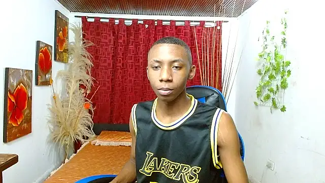 milo018 online show from 03/18/26, 08:45