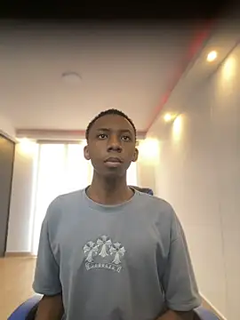milo018 online show from 07/17/26, 02:45