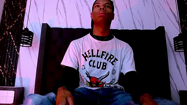 Snapshot of Santiago_Ortiz_ chatting on 02/27/26, 02:50 Santiago Ortiz online show from 02/27/26, 02:50