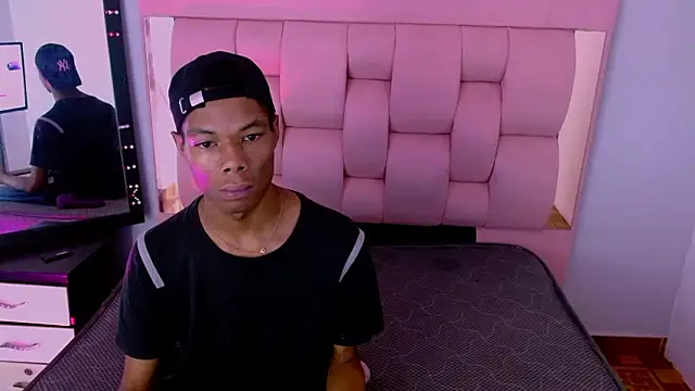 Snapshot of Santiago_Ortiz_ chatting on 03/01/26, 01:57 Santiago Ortiz online show from 03/01/26, 01:57