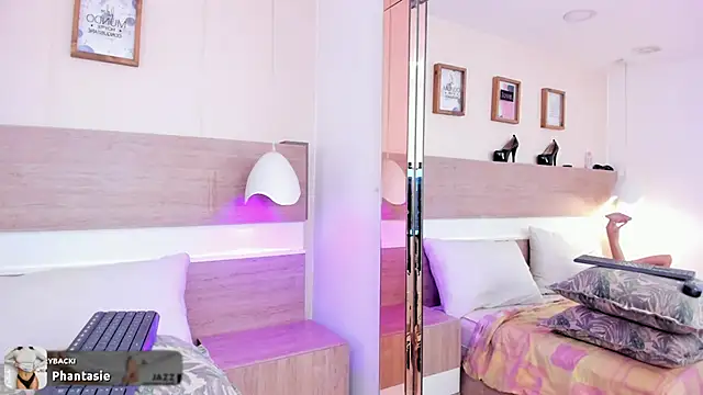 Snapshot of Angel_ee chatting on 02/20/26, 05:24 Angel ee online show from 02/20/26, 05:24