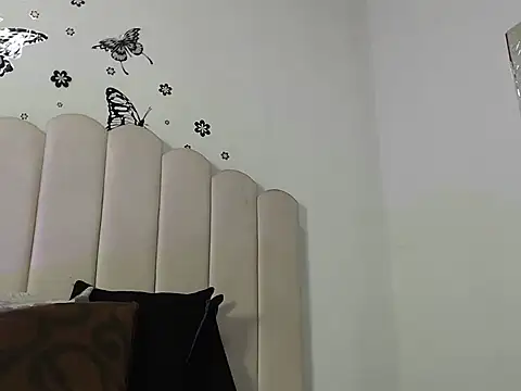 Snapshot of MaferNaughty4U chatting on 02/24/26, 12:14 MaferNaughty4U online show from 02/24/26, 12:14