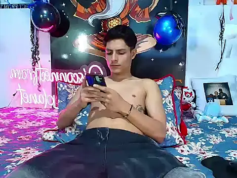 Snapshot of Eliassalvatore_ chatting on 02/19/26, 03:52 Eliassalvatore online show from 02/19/26, 03:52