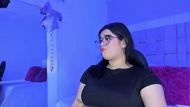 AnniJones online show from 04/18/26, 03:10