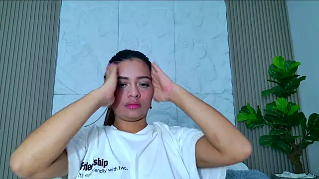 Snapshot of DulceQueen1 chatting on 03/02/26, 12:45 DulceQueen1 online show from 03/02/26, 12:45