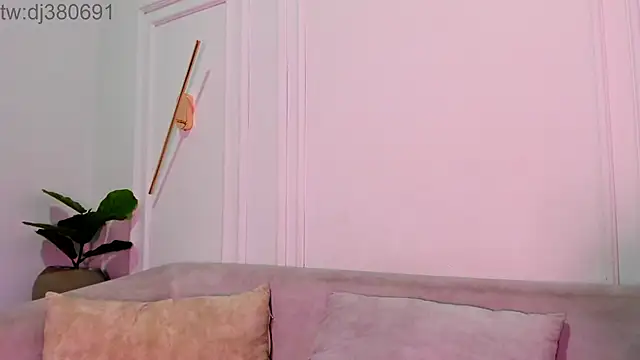 DulceQueen1 online show from 04/07/26, 12:27