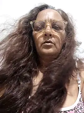 Snapshot of Noemipopi chatting on 02/17/26, 11:11 Noemipopi online show from 02/17/26, 11:11