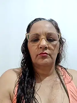 Snapshot of Noemipopi chatting on 02/19/26, 01:40 Noemipopi online show from 02/19/26, 01:40