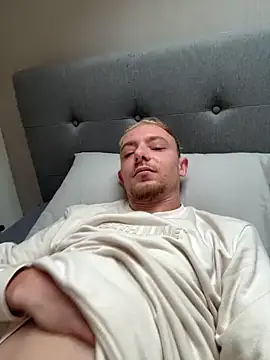 Snapshot of Crevette311 chatting on 11/20/25, 11:54 Crevette311 online show from 11/20/25, 11:54