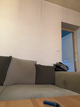 Snapshot of Crevette311 chatting on 11/26/25, 08:59 Crevette311 online show from 11/26/25, 08:59