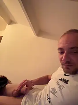 Snapshot of Crevette311 chatting on 12/01/25, 12:26 Crevette311 online show from 12/01/25, 12:26