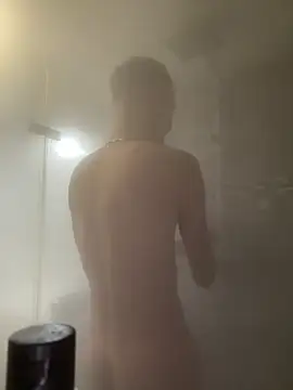 Snapshot of Crevette311 chatting on 12/05/25, 03:09 Crevette311 online show from 12/05/25, 03:09