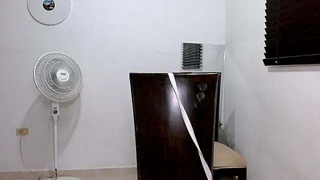 MiaDiamontLatin online show from 03/13/26, 03:24