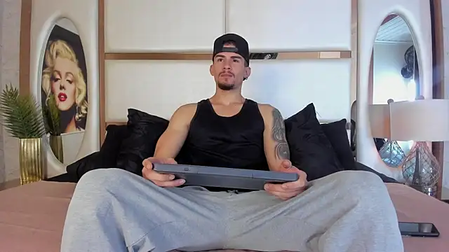 SharonTygaX online show from 03/10/26, 02:33