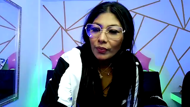 yvanna  smith online show from 02/19/26, 04:19