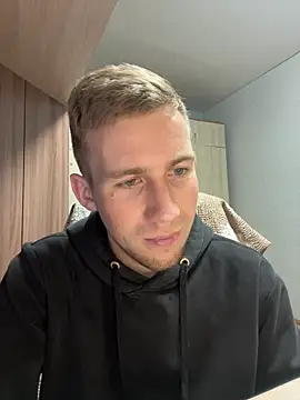 ---Dark--- online show from 05/18/26, 04:46