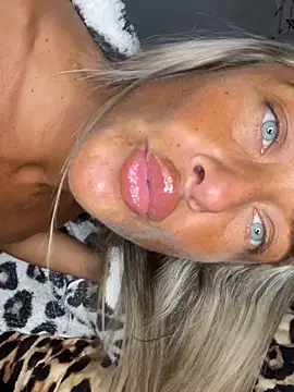 ScarlettGold  online show from 03/24/26, 05:40