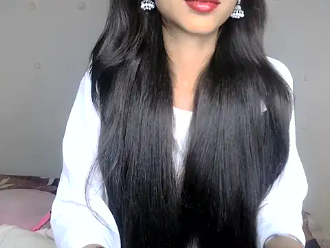 Snapshot of SIKSHA_SINGH chatting on 04/25/26, 06:49 SIKSHA SINGH online show from 04/25/26, 06:49