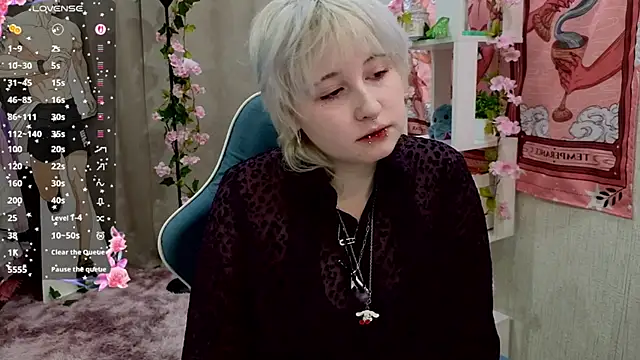 Snapshot of May_leaf chatting on 02/23/26, 01:36 May leaf online show from 02/23/26, 01:36