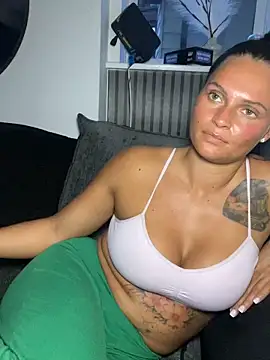 Destinylovex online show from 05/19/26, 08:04