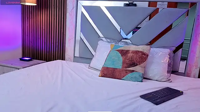 Snapshot of LittleeSara18 chatting on 02/25/26, 11:09 LittleeSara18 online show from 02/25/26, 11:09