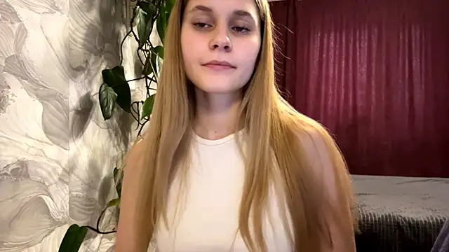 Snapshot of Nikamina chatting on 02/25/26, 12:04 Nikamina online show from 02/25/26, 12:04