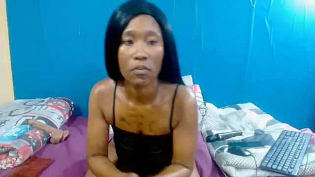 QueenYc online show from 04/05/26, 07:44