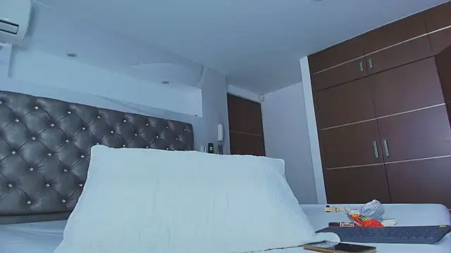 Snapshot of PapiLucca chatting on 02/28/26, 04:30 PapiLucca online show from 02/28/26, 04:30