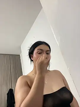 Snapshot of scarleth_marquezz chatting on 05/27/26, 02:41 scarleth marquezz online show from 05/27/26, 02:41