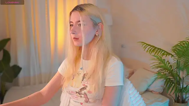 Snapshot of Aiko_Takana chatting on 02/20/26, 12:49 Aiko Takana online show from 02/20/26, 12:49