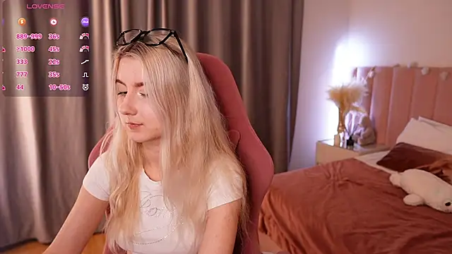 Snapshot of Aiko_Takana chatting on 02/23/26, 12:35 Aiko Takana online show from 02/23/26, 12:35