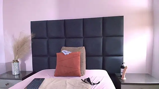 KatrionaNyx online show from 05/15/26, 11:56