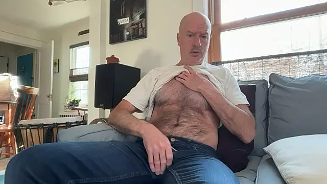 Snapshot of Guy__Grey chatting on 04/21/26, 11:49 Guy Grey online show from 04/21/26, 11:49