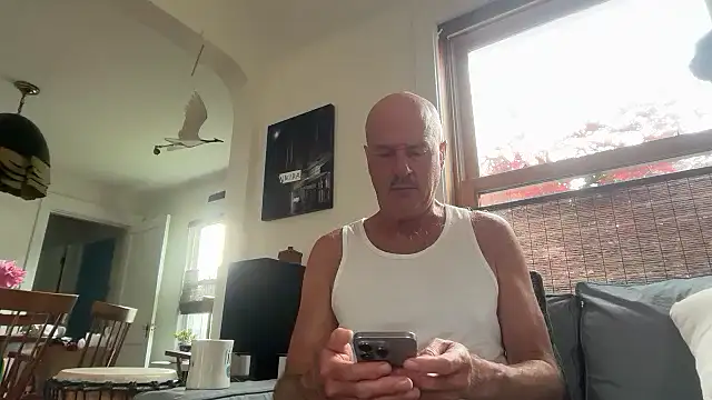 Snapshot of Guy__Grey chatting on 06/12/26, 10:47 Guy Grey online show from 06/12/26, 10:47