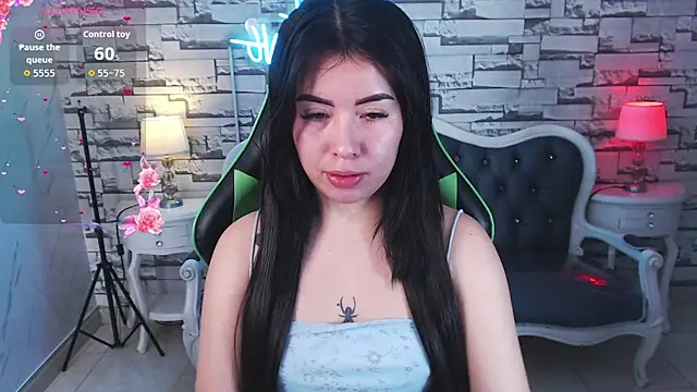 Kylia a online show from 06/24/26, 02:16