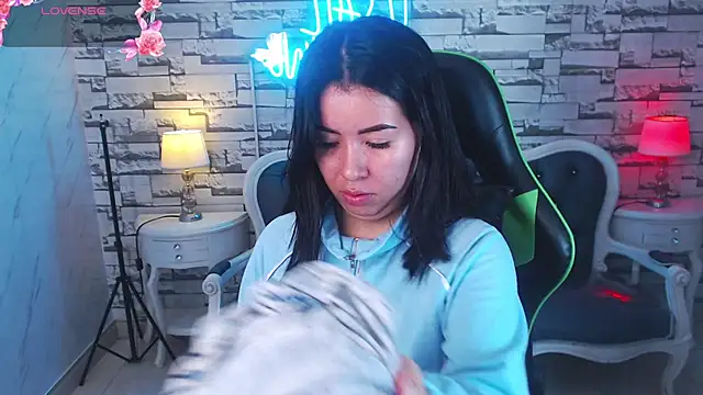 Kylia a online show from 06/25/26, 01:04