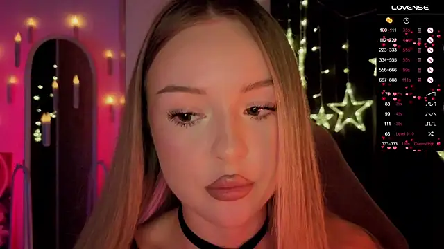 Snapshot of Nestyzz chatting on 02/24/26, 03:26 Nestyzz online show from 02/24/26, 03:26