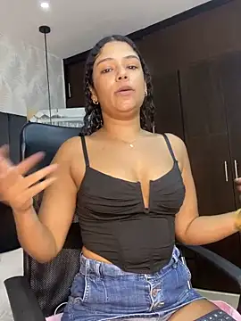 Miaafoxx   online show from 03/28/26, 07:46