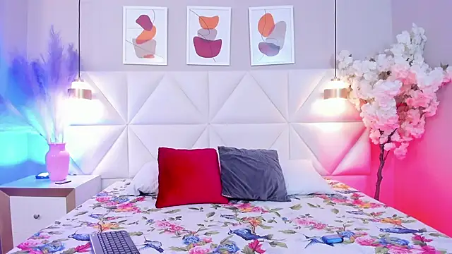 Snapshot of Kitty__444 chatting on 02/23/26, 12:13 Kitty 444 online show from 02/23/26, 12:13