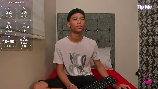 Little Twink19x online show from 05/05/26, 07:22