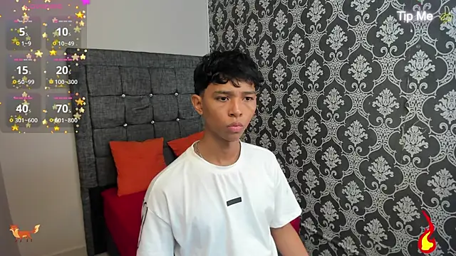 Snapshot of Little_Twink19x chatting on 07/12/26, 07:38 Little Twink19x online show from 07/12/26, 07:38
