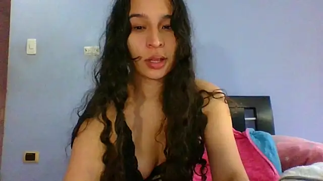 Snapshot of scarlettscottx_ chatting on 05/04/26, 08:27 scarlettscottx online show from 05/04/26, 08:27