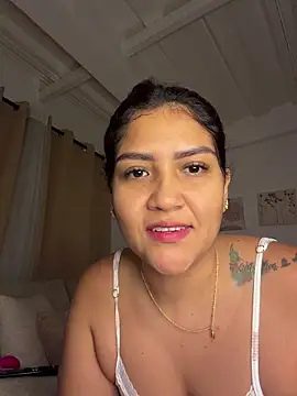 Snapshot of EmiliaVincenzo chatting on 03/20/26, 10:20 EmiliaVincenzo online show from 03/20/26, 10:20