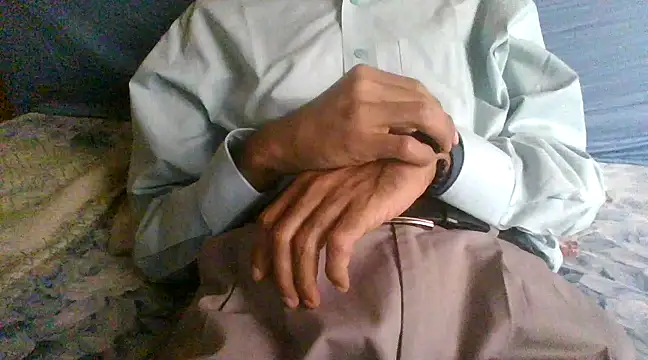 Snapshot of sub_slave_indi chatting on 03/12/25, 12:04 sub slave indi online show from 03/12/25, 12:04