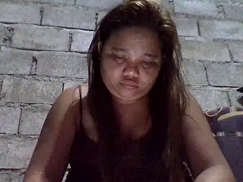 Snapshot of sweetlyn31 chatting on 06/22/26, 10:51 sweetlyn31 online show from 06/22/26, 10:51