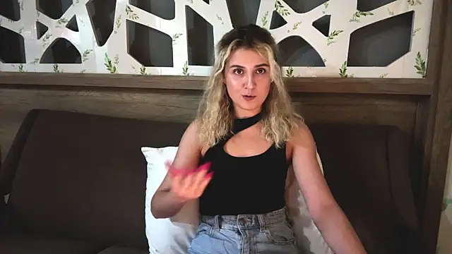 ConcepcionPang online show from 02/23/26, 12:24